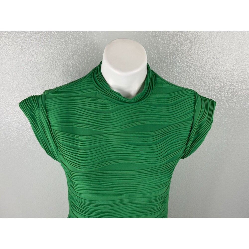 Women Small Green Waverly Blouse Cap Sleeve Texture Ripple Casual NWT - Picture 2 of 9